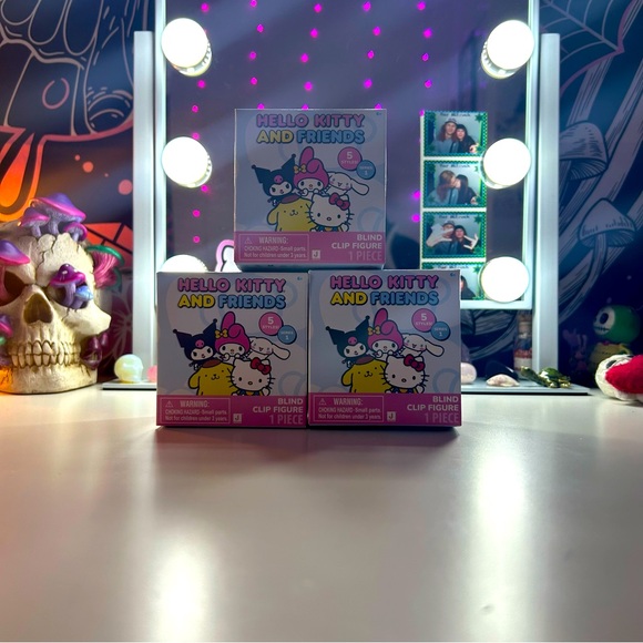 Hello Kitty And Friends Mystery Keychain Boxes🩷 - Picture 1 of 11